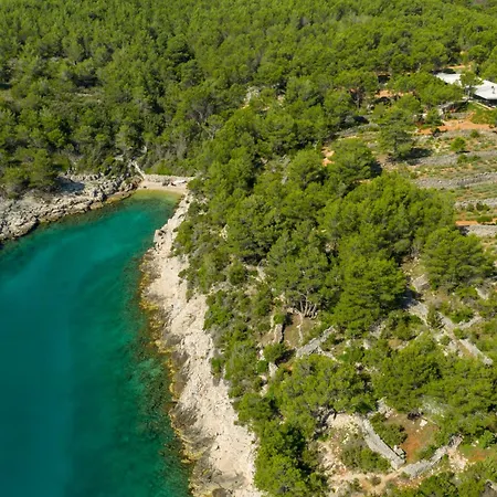 Villa Nid Cache *