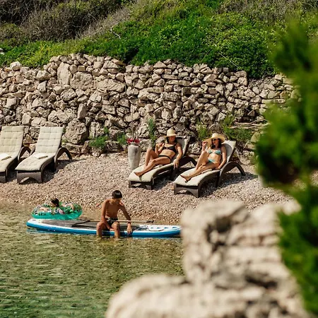 Villa Nid Cache *