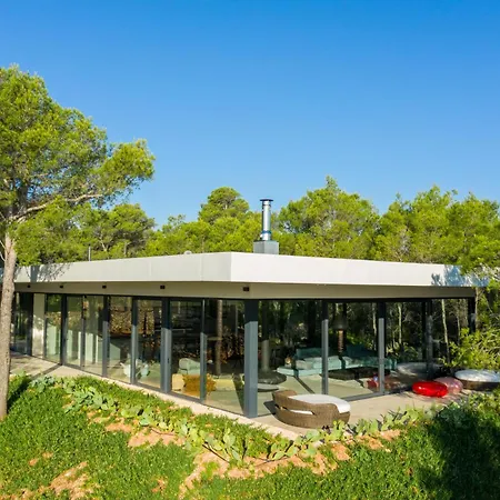 Nid Cache Villa