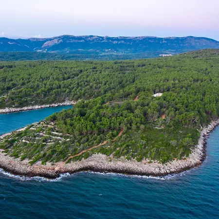 Villa Nid Cache *